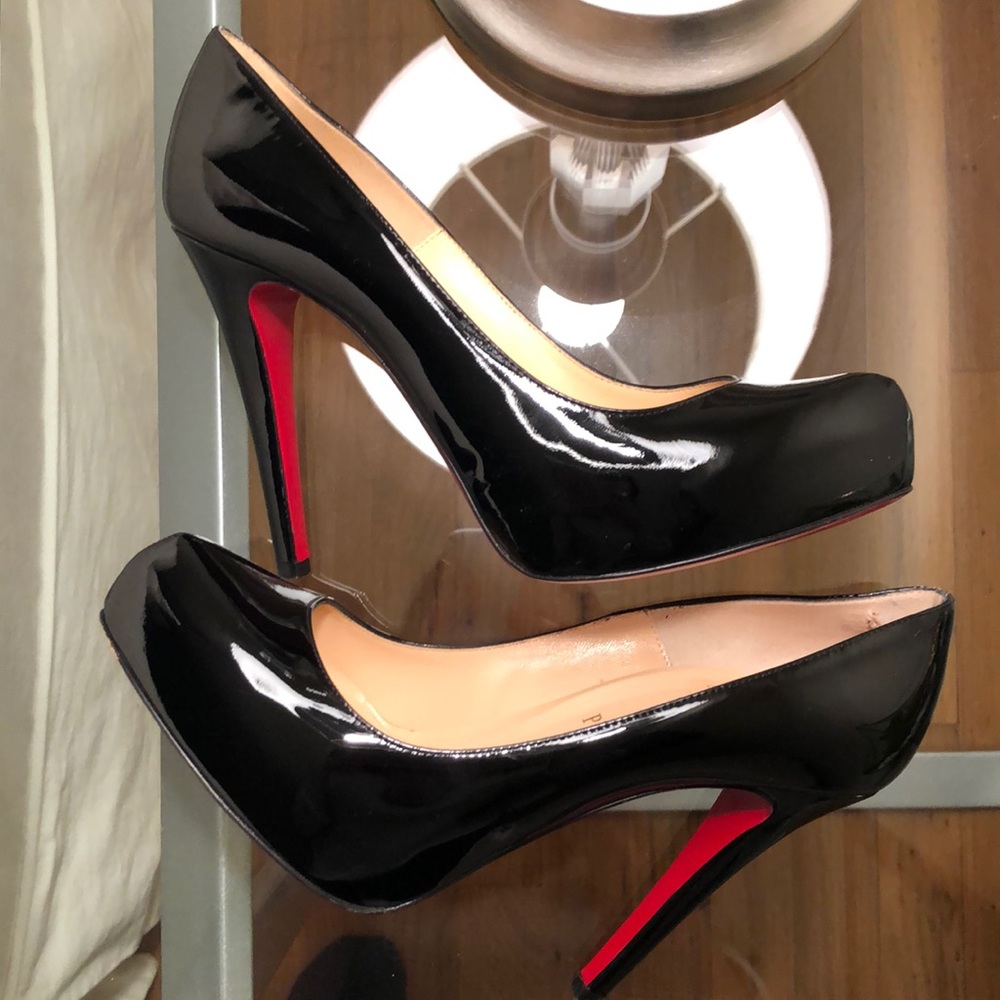 Christian Louboutin Black Pumps